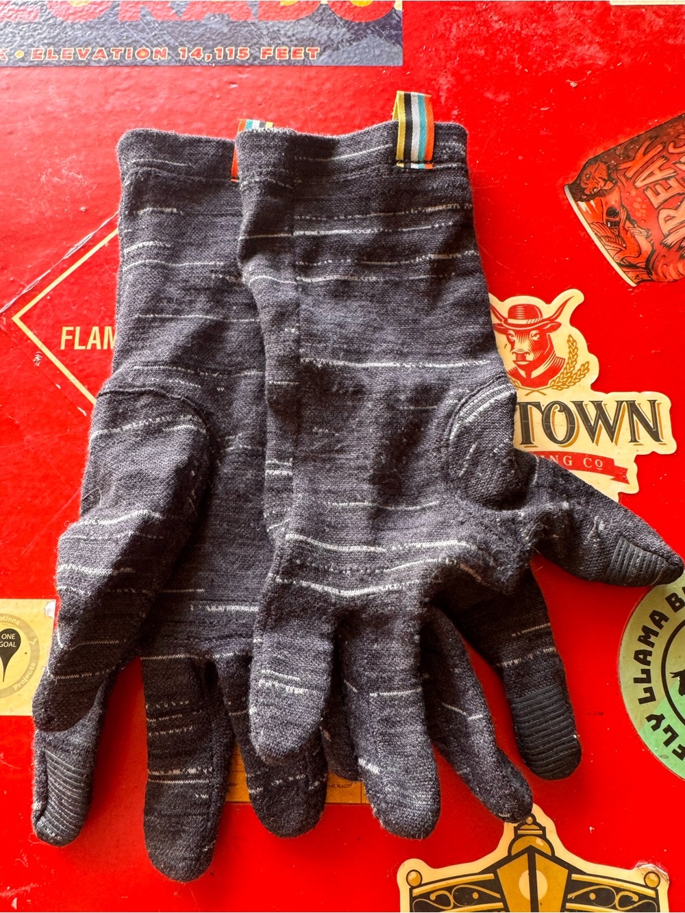 Smartwool Women’s Heathered Black Touchscreen Gloves with Stripe Tab